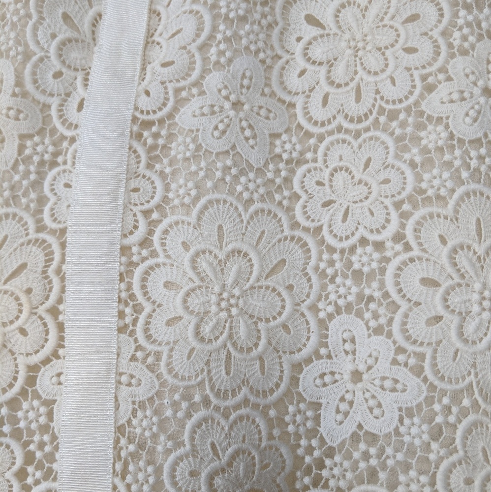 Chanel White Lace Skirt - image 4